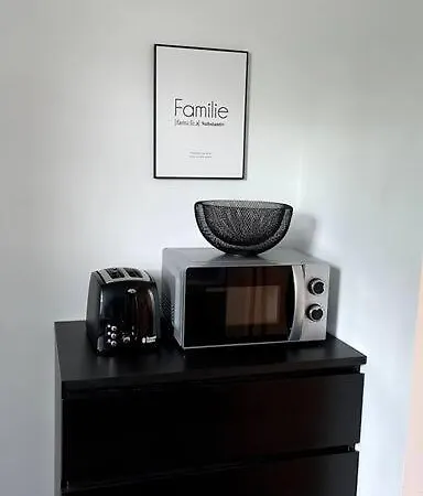 Zentrale Und Gemuetliche In *