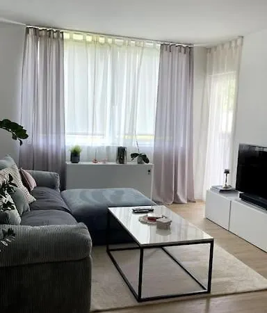 Zentrale Und Gemuetliche In Apartment