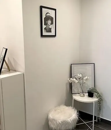 Zentrale Und Gemuetliche In Neuss