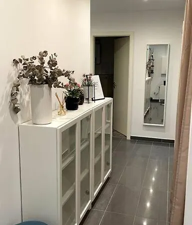 Zentrale Und Gemuetliche In *