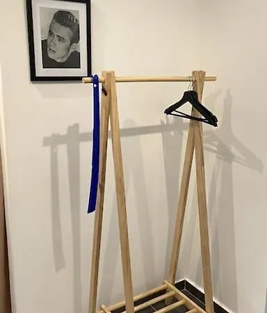 Zentrale Und Gemuetliche In Neuss