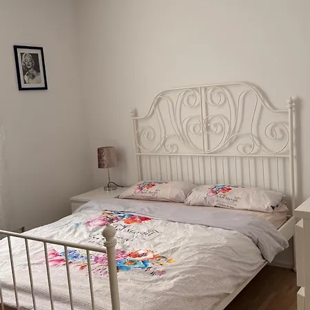 Zentrale Und Gemuetliche In Lägenhet *