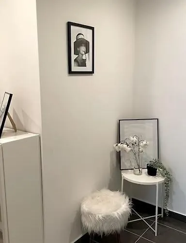 Zentrale Und Gemuetliche In Neuss