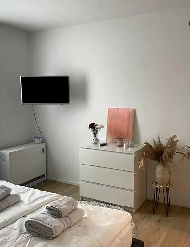 Zentrale Und Gemuetliche In Lägenhet