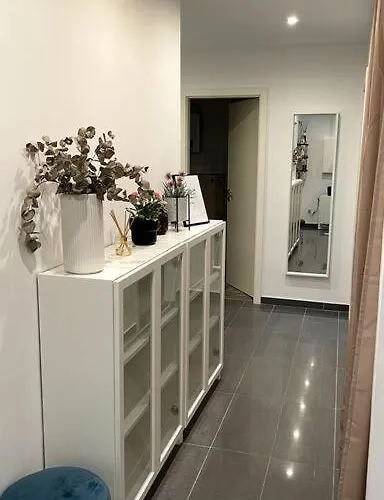 Zentrale Und Gemuetliche In *