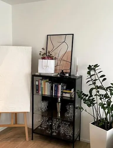 Zentrale Und Gemuetliche In