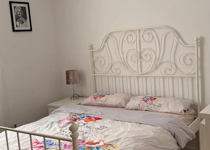 Zentrale Und Gemuetliche In Διαμέρισμα *